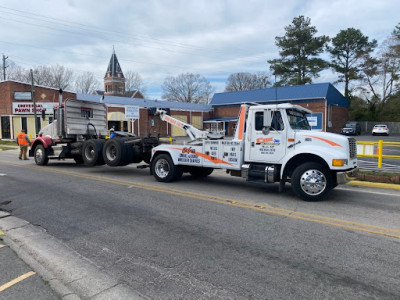 Cox Automotive and Wrecker Service JunkYard in Fayetteville (NC) - photo 2