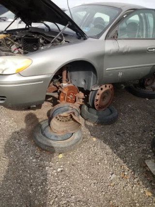 Paul's Auto Yard JunkYard in Allentown (PA) - photo 3