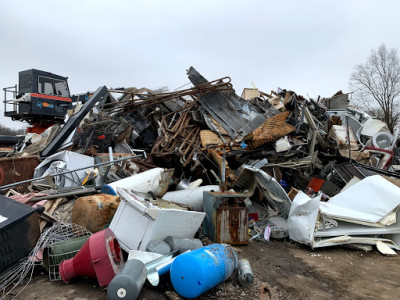 Einfalt Recycling & Salvage JunkYard in Allentown (PA) - photo 2