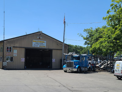 Hall's Garage JunkYard in Providence (RI) - photo 1