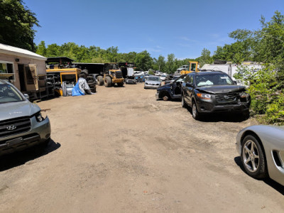 Leo's Auto Parts JunkYard in Providence (RI) - photo 1