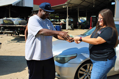 Junk Car Girls Cash For Cars JunkYard in Mesquite (TX) - photo 4