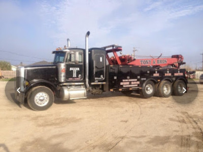 Tony & Bros towing and repair /heavy duty towing /heavy duty wrecker JunkYard in Texas City (TX) - photo 1