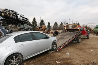 Christian's Auto Recycling JunkYard in Milwaukee (WI) - photo 3