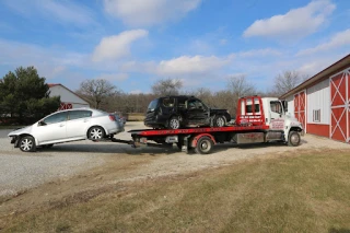 Christian's Auto Recycling JunkYard in Milwaukee (WI) - photo 4