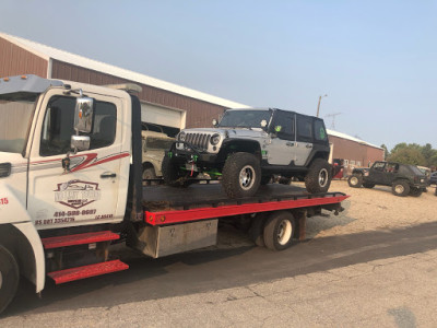 No Limit Towing and Junk Car Buying JunkYard in Milwaukee (WI) - photo 1