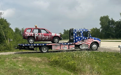 Pitbull Towing Salvage & Repair JunkYard in Milwaukee (WI) - photo 1