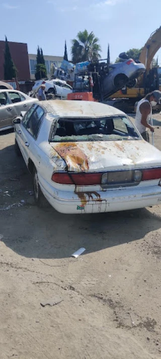 Junk Cars El Primo JunkYard in San Bernardino (CA) - photo 2