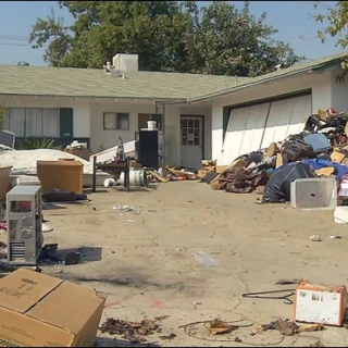 Junk Removal Santos García JunkYard in Pasadena (CA) - photo 4