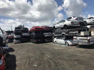 J & D Used Auto Parts & Supplies Inc JunkYard in Fort Lauderdale (FL) - photo 2