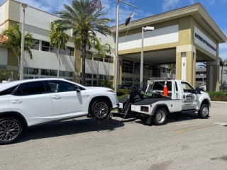 Miami-Dade Towing & Wrecker Service JunkYard in Miami Gardens (FL) - photo 4