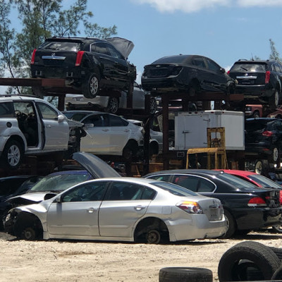 I Perez Towing JunkYard in Miami Gardens (FL) - photo 2