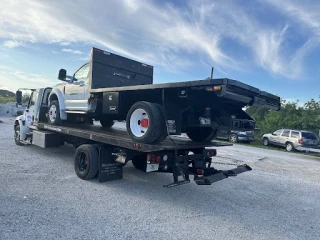 Menendez Towing Corp JunkYard in Miami Gardens (FL) - photo 2