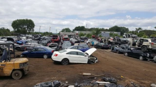 Karbones JunkYard in Detroit (MI) - photo 3