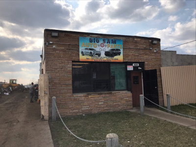 Big Sam Auto Parts JunkYard in Detroit (MI) - photo 1