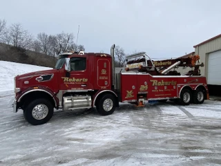 Roberts Heavy Duty Towing JunkYard in Lexington (KY) - photo 3