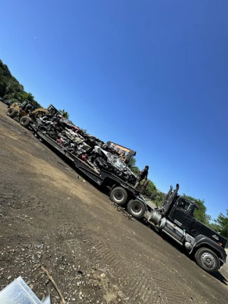 Pettey auto salvage CASH FOR JUNK CARS! JunkYard in New Bedford (MA) - photo 4