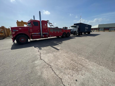 Catracho's towing -Heavy Duty Wrecker & Semi Truck towing JunkYard in Houston (TX) - photo 3