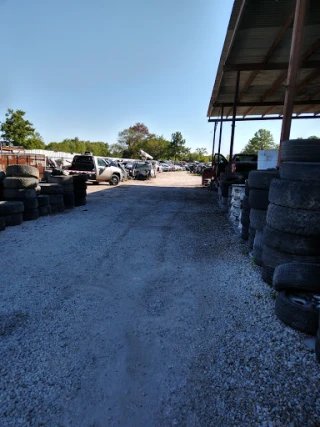 Celaya Used Auto Parts Inc. JunkYard in Houston (TX) - photo 4