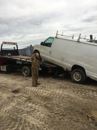 J & V Auto Salvage Inc JunkYard in Hempstead Township (NY) - photo 3