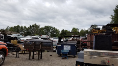 Sars Auto Wreckers JunkYard in Paterson (NJ) - photo 1