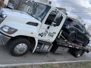 Right On Time Towing & Roadside Assistance In Newark New Jersey JunkYard in Newark (NJ) - photo 3