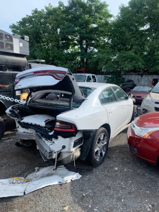 Hawks Junk Car Buys JunkYard in Trenton (NJ) - photo 3