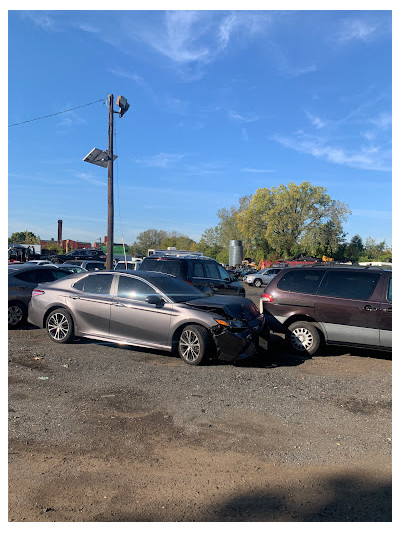 Hawks Junk Car Buys JunkYard in Trenton (NJ) - photo 4