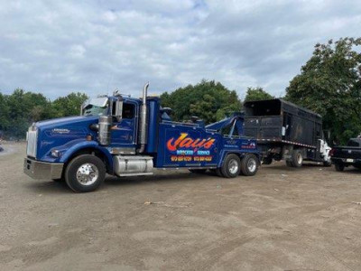 Jay's Wrecker Service JunkYard in Newark (NJ) - photo 3