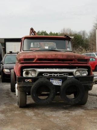 Bob Karl's Auto Wrecking - photo 1