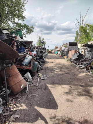 Hanson Salvage JunkYard in Minneapolis (MN) - photo 1