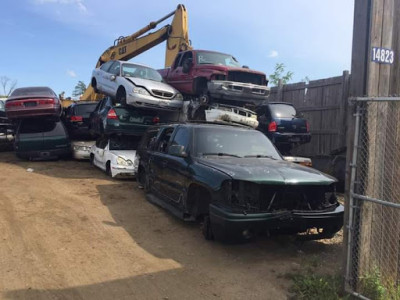 Lara´s Junk Cars- Cash For Junk Cars- We Buy Junk Cars in Dallas Tx JunkYard in Dallas (TX) - photo 3