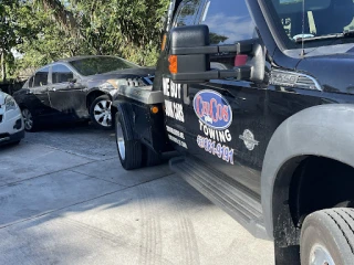 Chico's Towing and Junk Cars JunkYard in West Palm Beach (FL) - photo 3