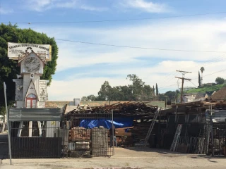 Salvage Demolition Lumber JunkYard in East Los Angeles (CA) - photo 3