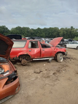 PAUL'S AUTO YARD JunkYard in Elkhart (IN) - photo 4