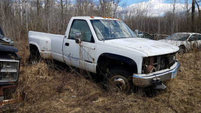 Bob Kohl's Auto Salvage JunkYard in Minneapolis (MN) - photo 4