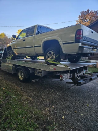 JK,s Towing JunkYard in Minneapolis (MN) - photo 2