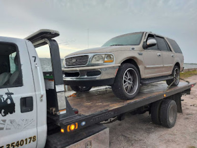 Adam's Buy Junk Cars & Towing Service Tampa FL JunkYard in Tampa (FL) - photo 1