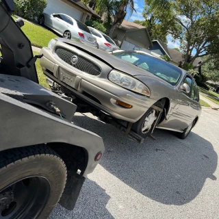 Junk Car Buyers of Tampa JunkYard in Tampa (FL) - photo 2