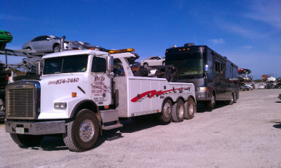 B&D Towing & Recovery JunkYard in Tampa (FL) - photo 1