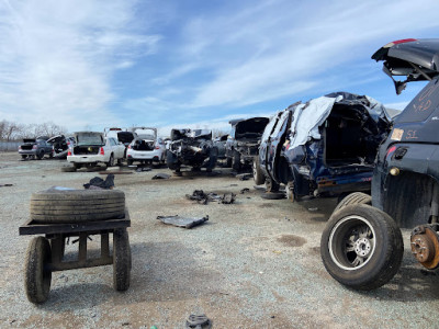 Pick Your Part - Blue Island JunkYard in Chicago (IL) - photo 2