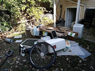 Army Vet Hauling & Junk Removal - photo 1