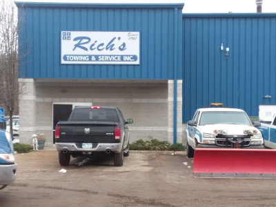 Rich's Towing & Services Inc JunkYard in Cleveland (OH) - photo 3