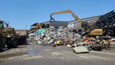 Medina Scrap Metal Recycling JunkYard in Huntington Beach (CA) - photo 3