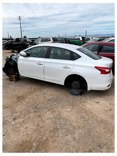 Calexico Auto Dismantlers Inc. JunkYard in El Centro (CA) - photo 2