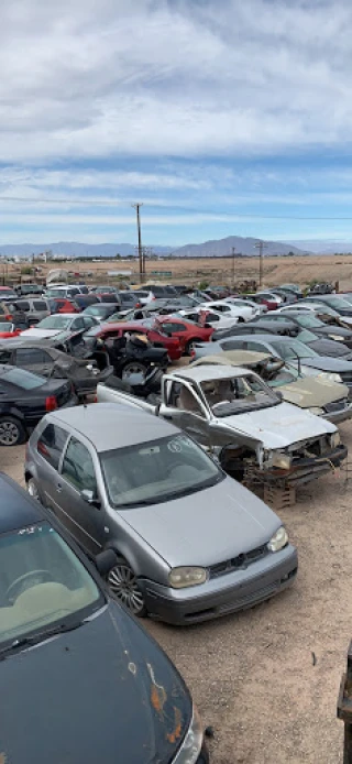 Calexico Auto Dismantlers Inc. JunkYard in El Centro (CA) - photo 4