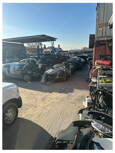 M&S Auto Salvage Inc. JunkYard in Huntington Beach (CA) - photo 4