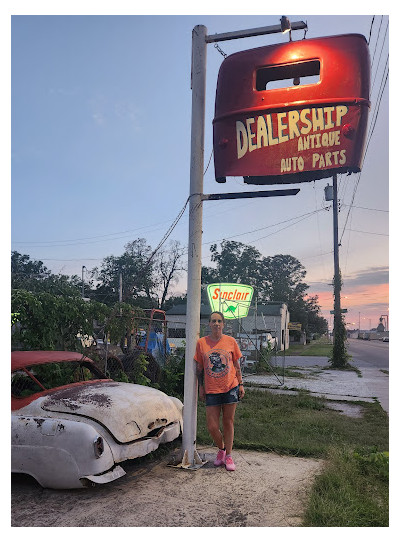 The Dealership Antique Auto Parts JunkYard in Springfield (MO) - photo 4