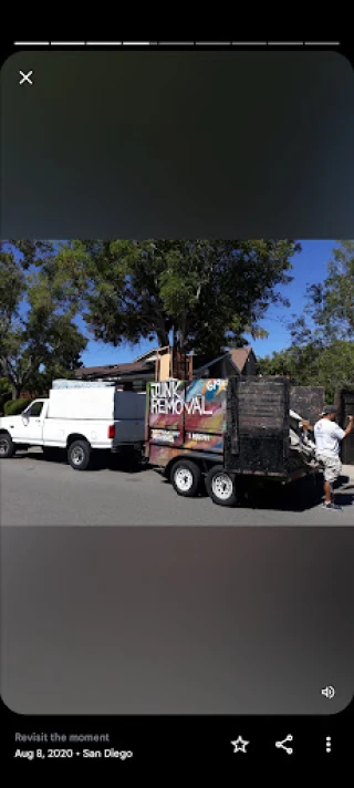 Roberto's junk removal JunkYard in San Diego (CA) - photo 1