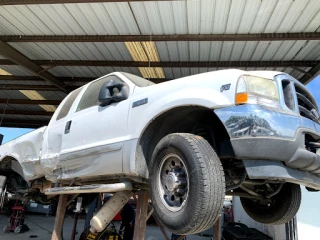 San Benito Auto Wreckers JunkYard in Salinas (CA) - photo 3